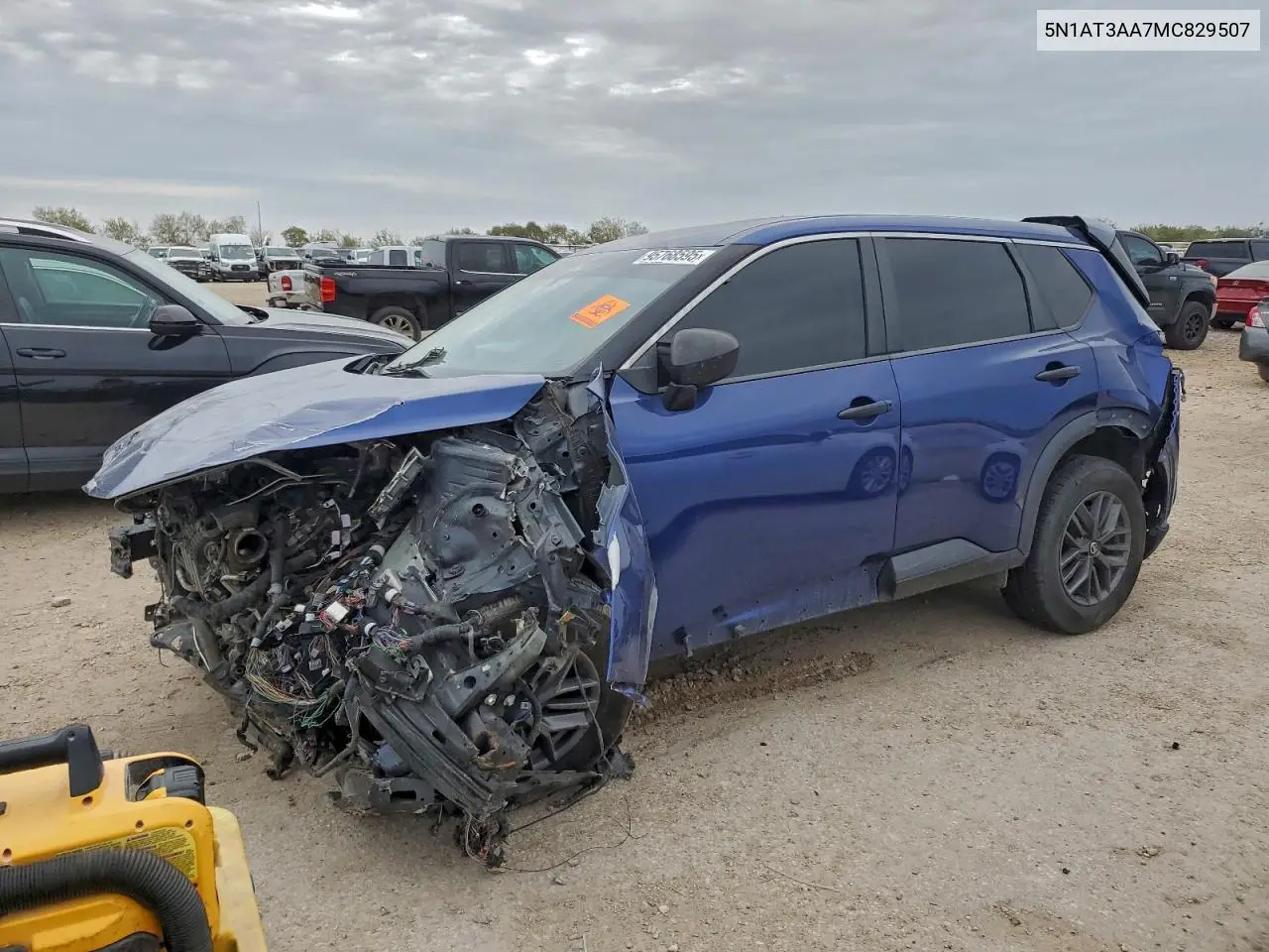 5N1AT3AA7MC829507 2021 Nissan Rogue S