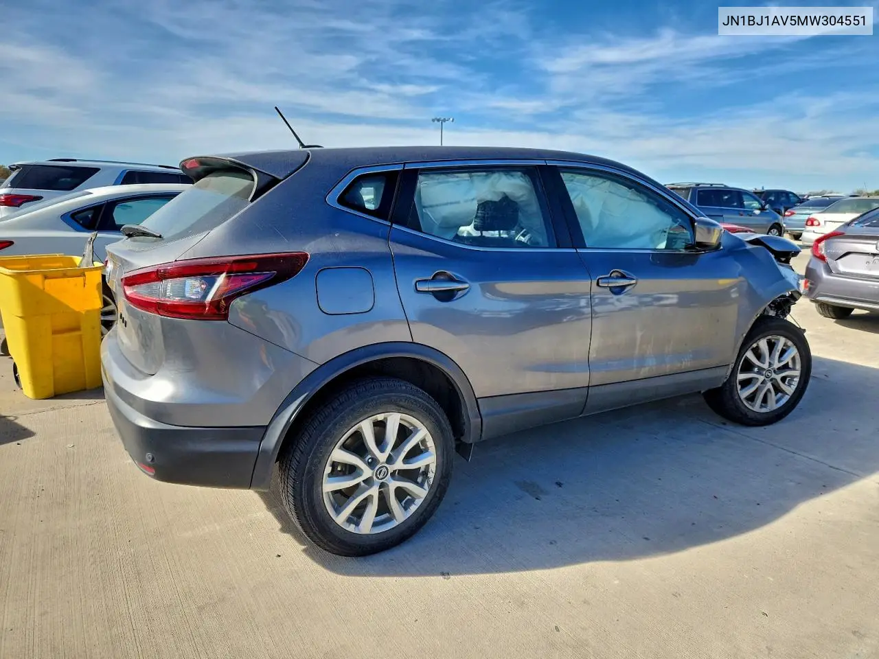 JN1BJ1AV5MW304551 2021 Nissan Rogue Sport S