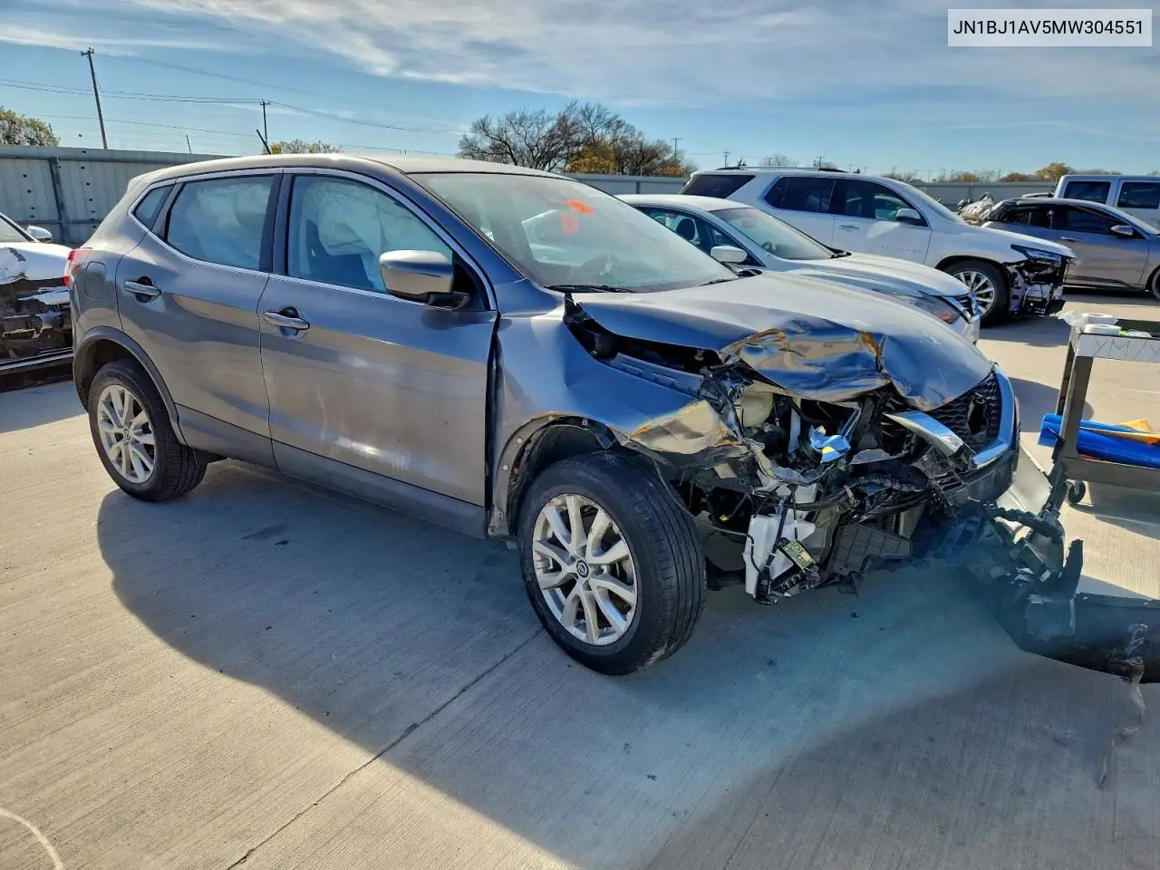 JN1BJ1AV5MW304551 2021 Nissan Rogue Sport S