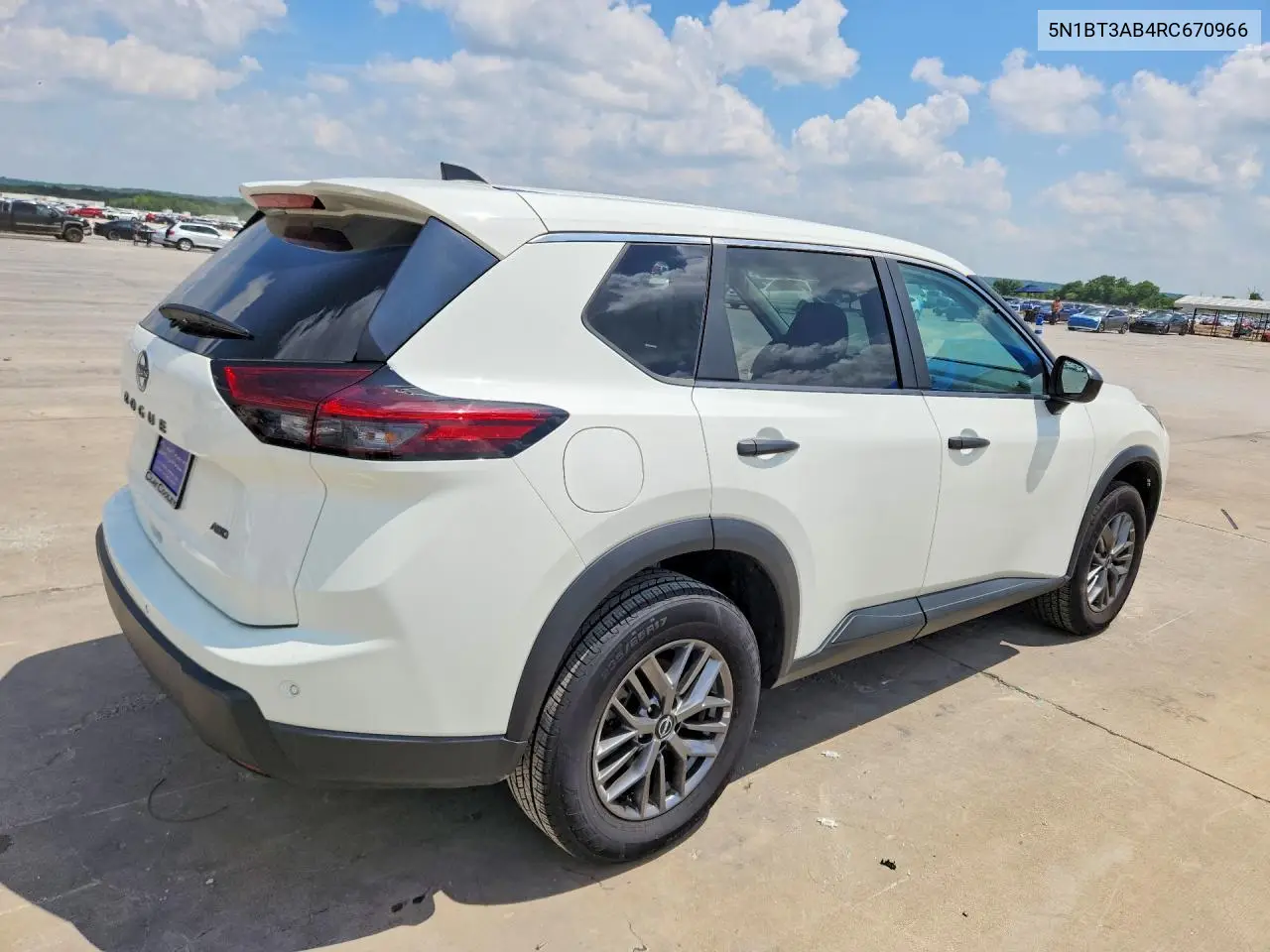 5N1BT3AB4RC670966 2024 Nissan Rogue S