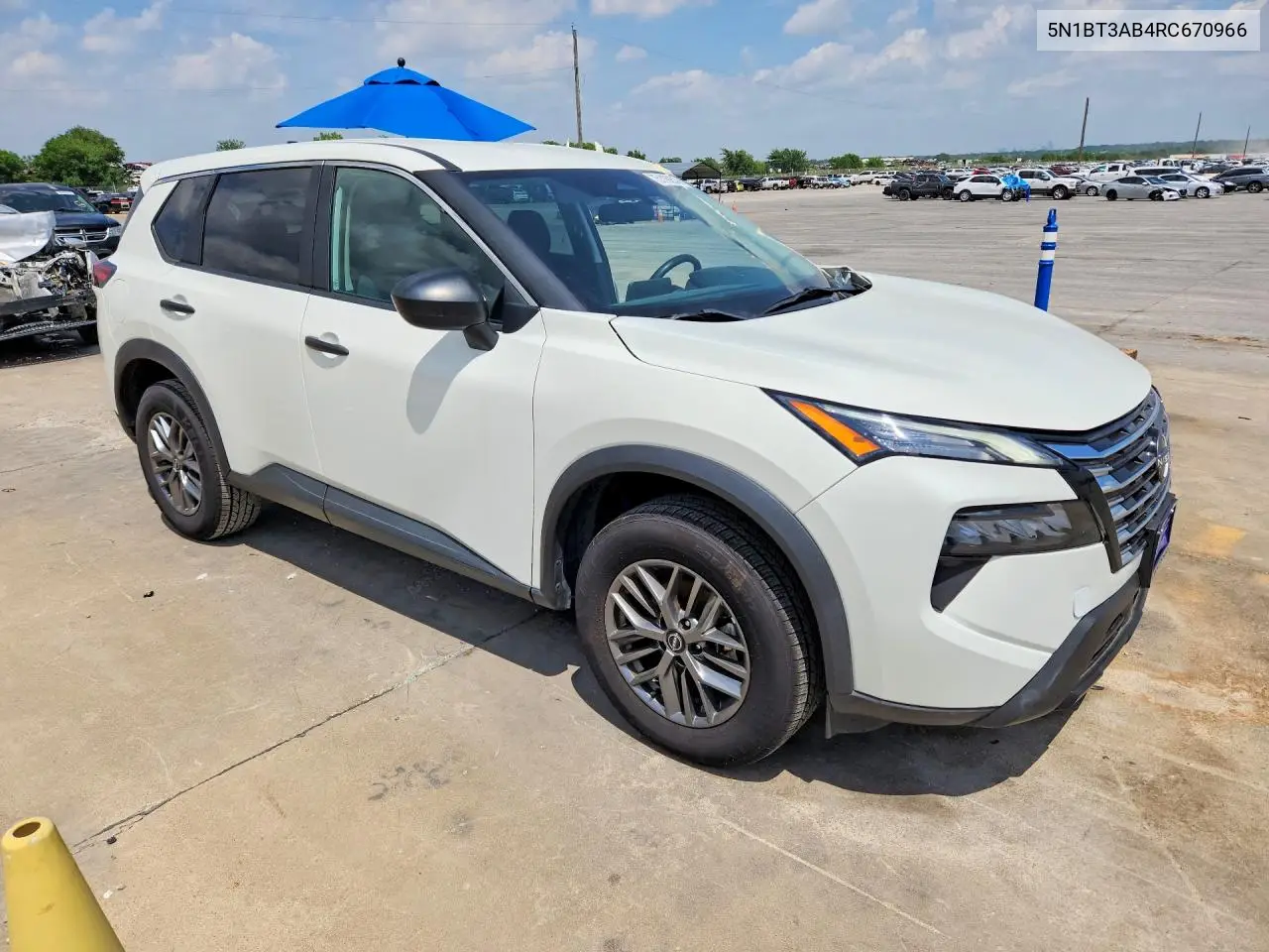 5N1BT3AB4RC670966 2024 Nissan Rogue S