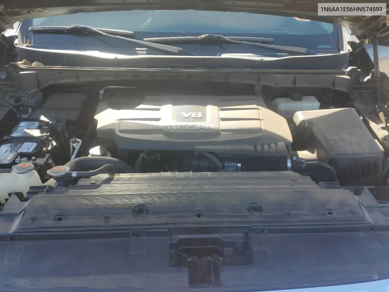 1N6AA1E56HN574593 2017 Nissan Titan Sv