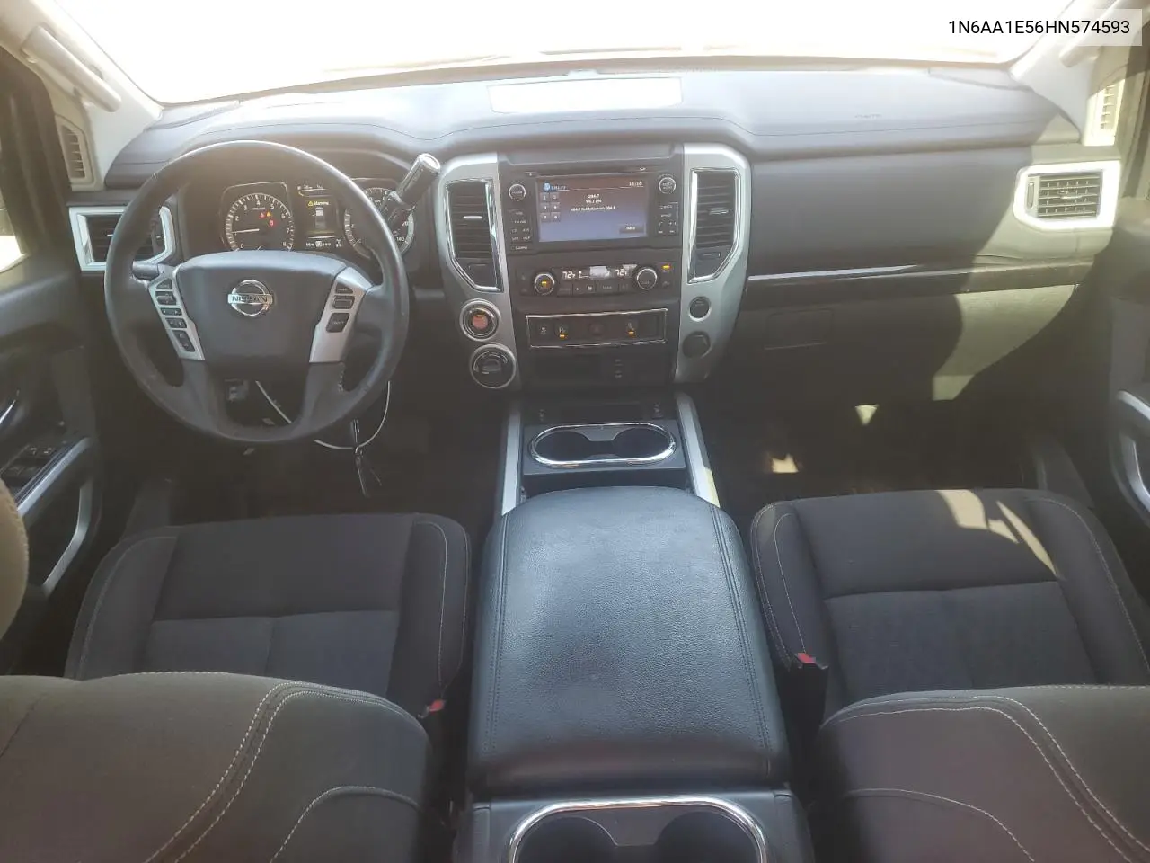 1N6AA1E56HN574593 2017 Nissan Titan Sv