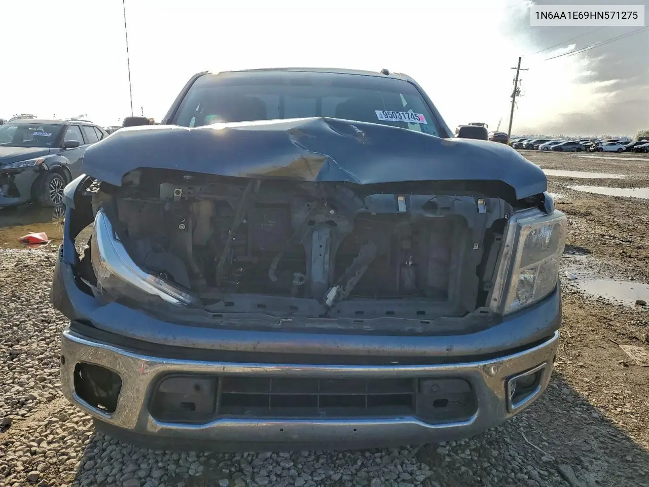 1N6AA1E69HN571275 2017 Nissan Titan Sv