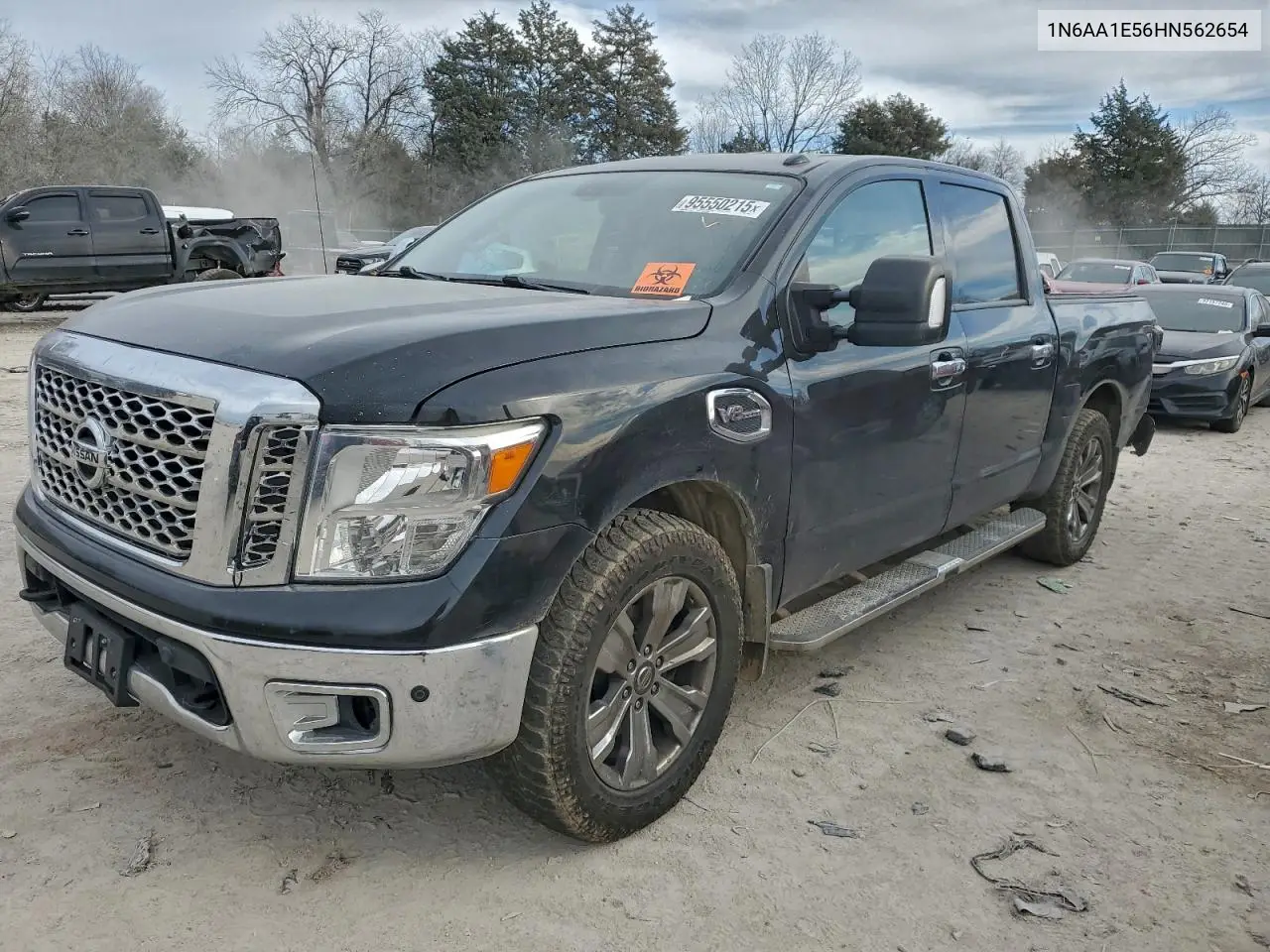 1N6AA1E56HN562654 2017 Nissan Titan Sv