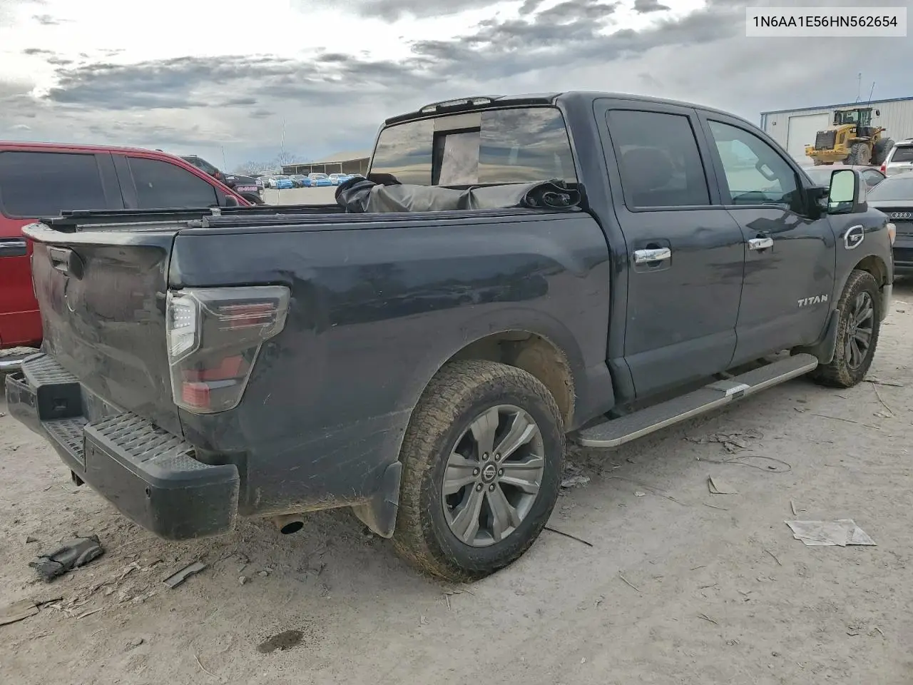 1N6AA1E56HN562654 2017 Nissan Titan Sv