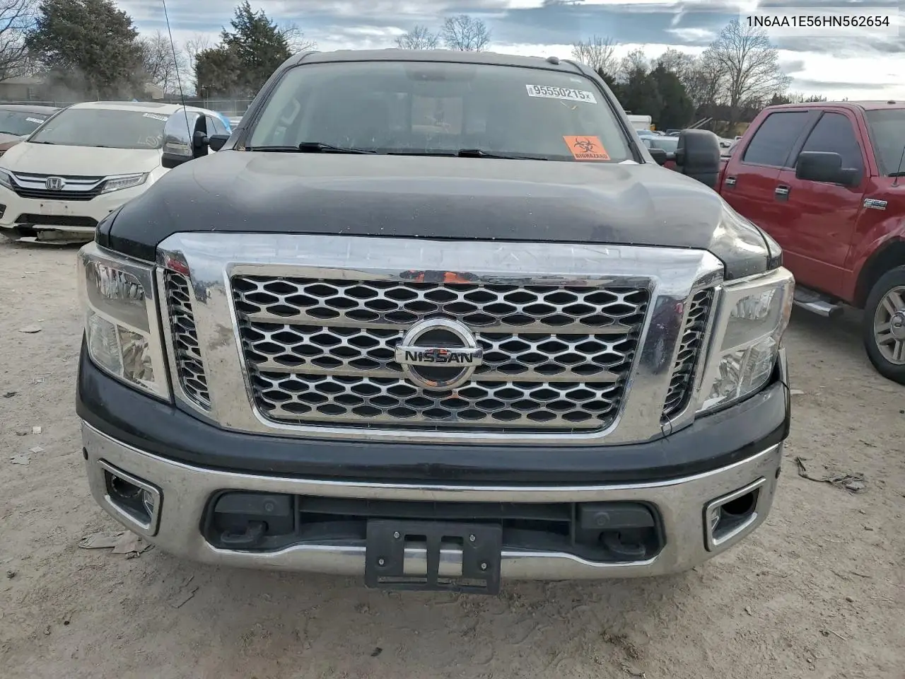 1N6AA1E56HN562654 2017 Nissan Titan Sv