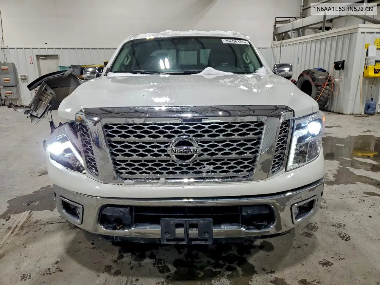 1N6AA1E53HN573739 2017 Nissan Titan Sv