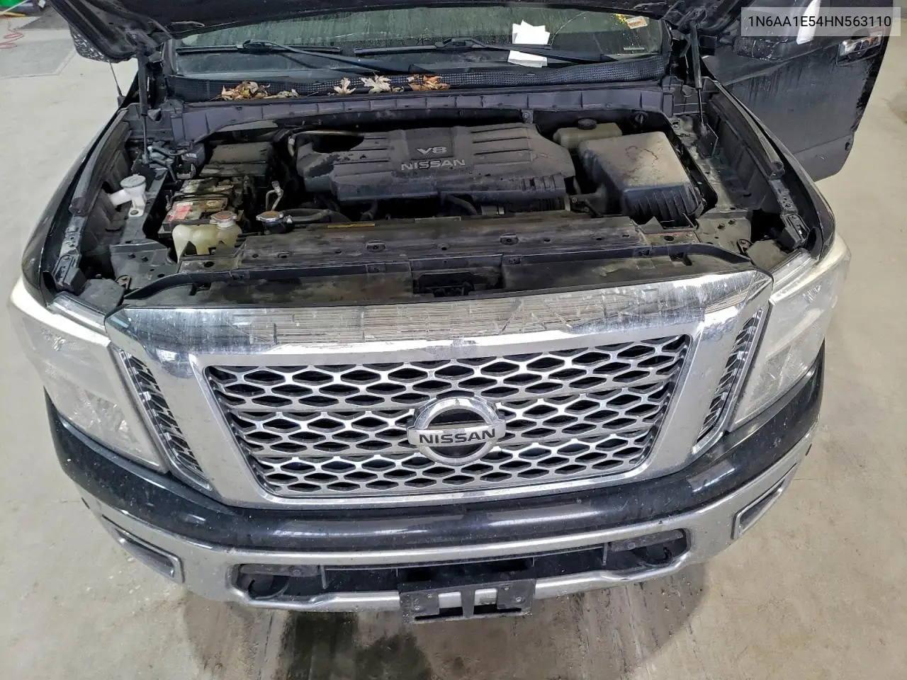 1N6AA1E54HN563110 2017 Nissan Titan Sv