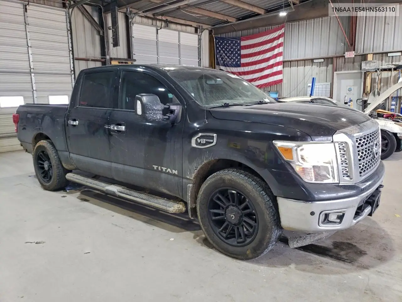 1N6AA1E54HN563110 2017 Nissan Titan Sv