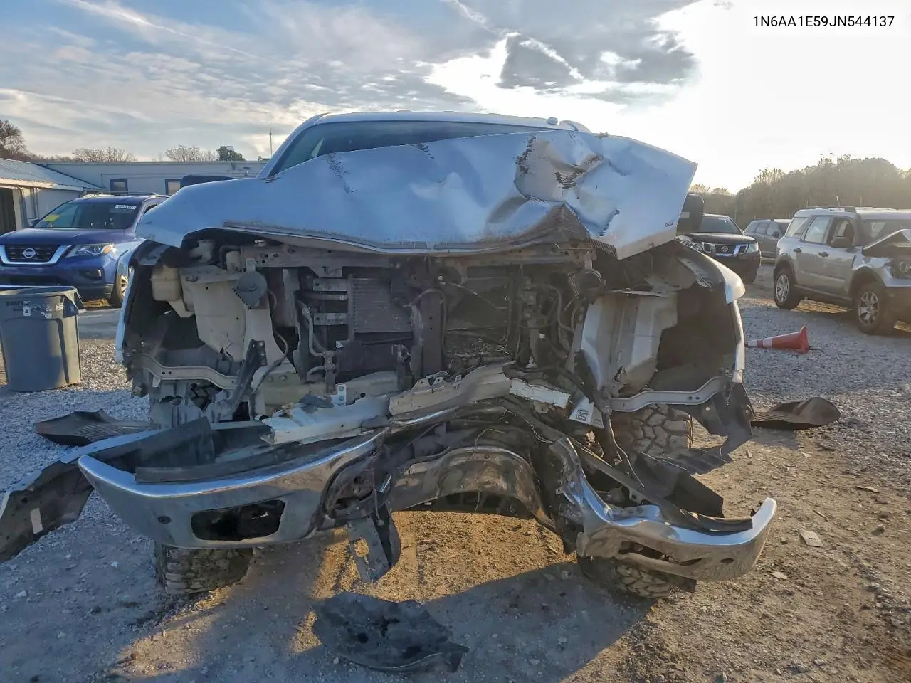 1N6AA1E59JN544137 2018 Nissan Titan Sv