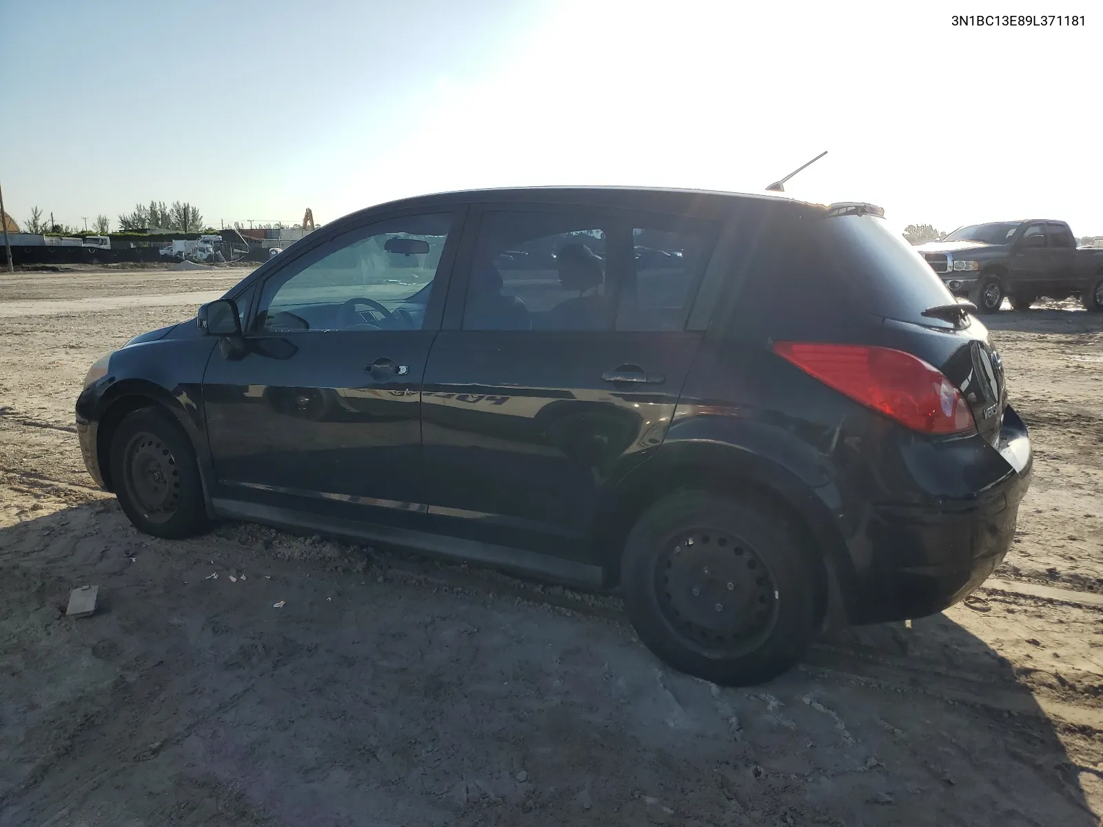 2009 Nissan Versa S VIN: 3N1BC13E89L371181 Lot: 68385674