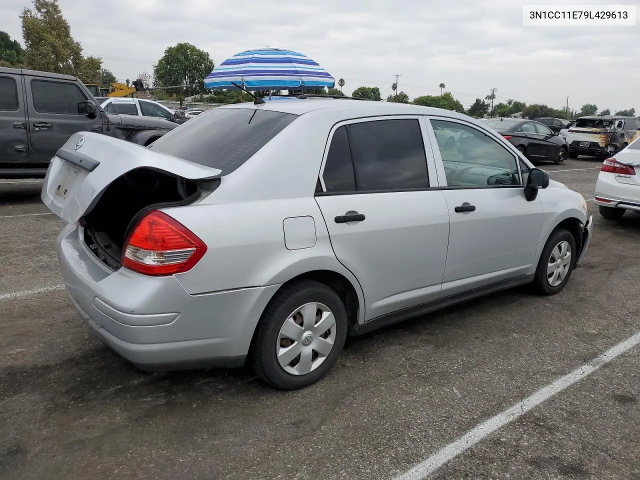 2009 Nissan Versa S VIN: 3N1CC11E79L429613 Lot: 72220034