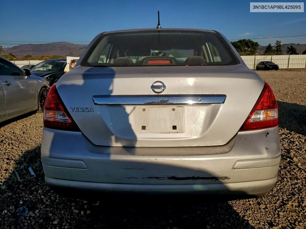 3N1BC1AP9BL425095 2011 Nissan Versa S