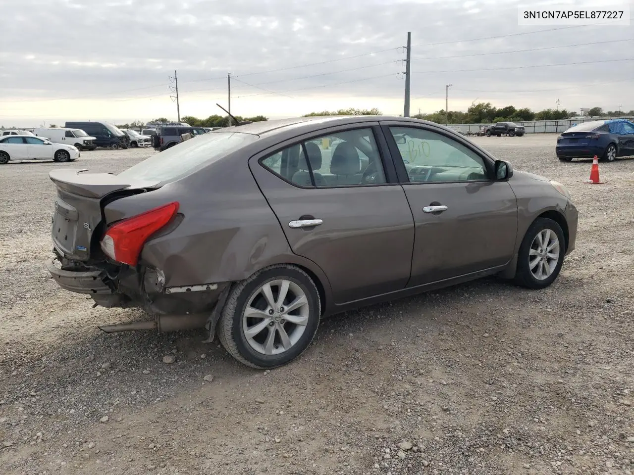 3N1CN7AP5EL877227 2014 Niss Versa S
