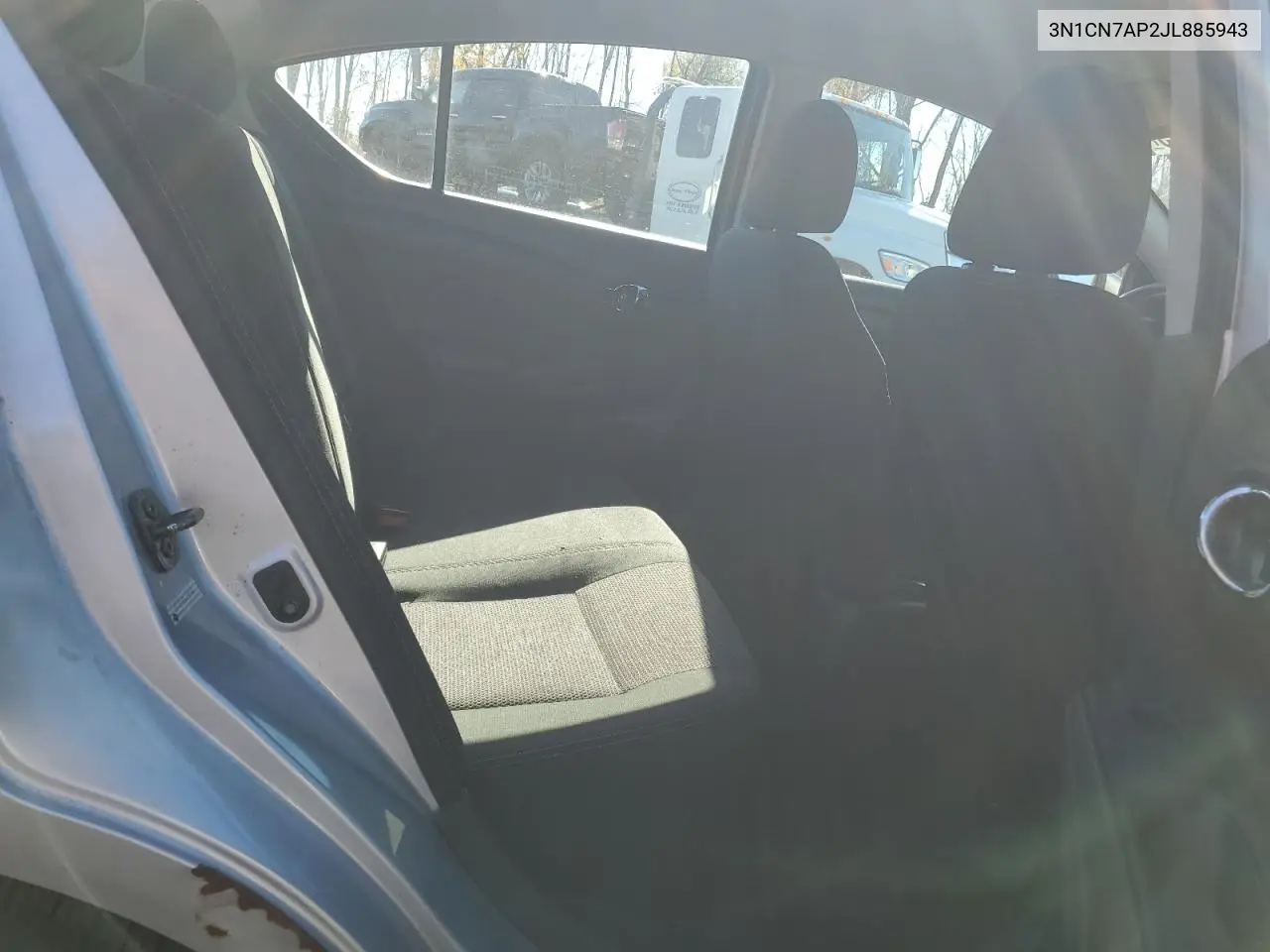 3N1CN7AP2JL885943 2018 Nissan Versa S