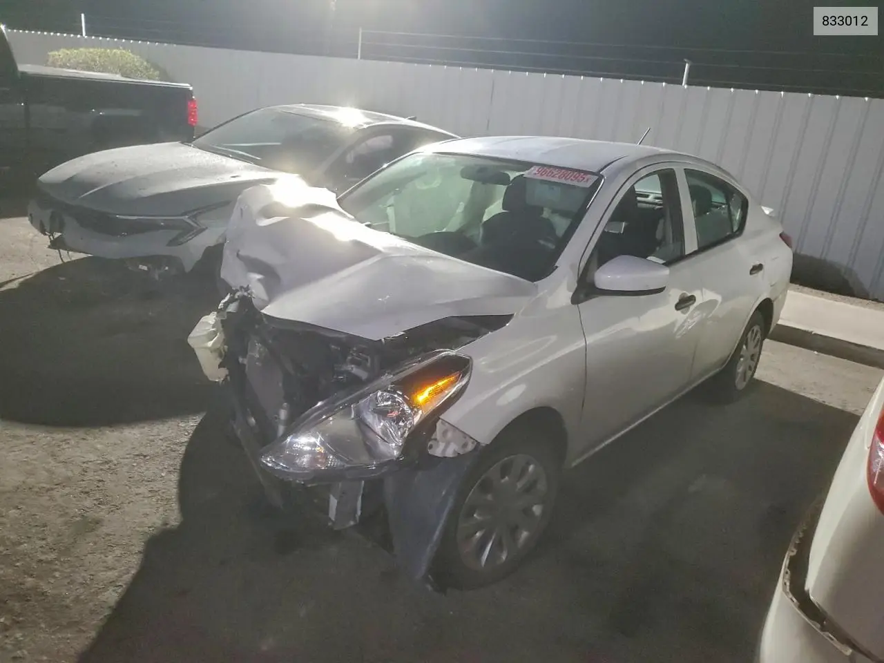 833012 2019 Nissan Versa S