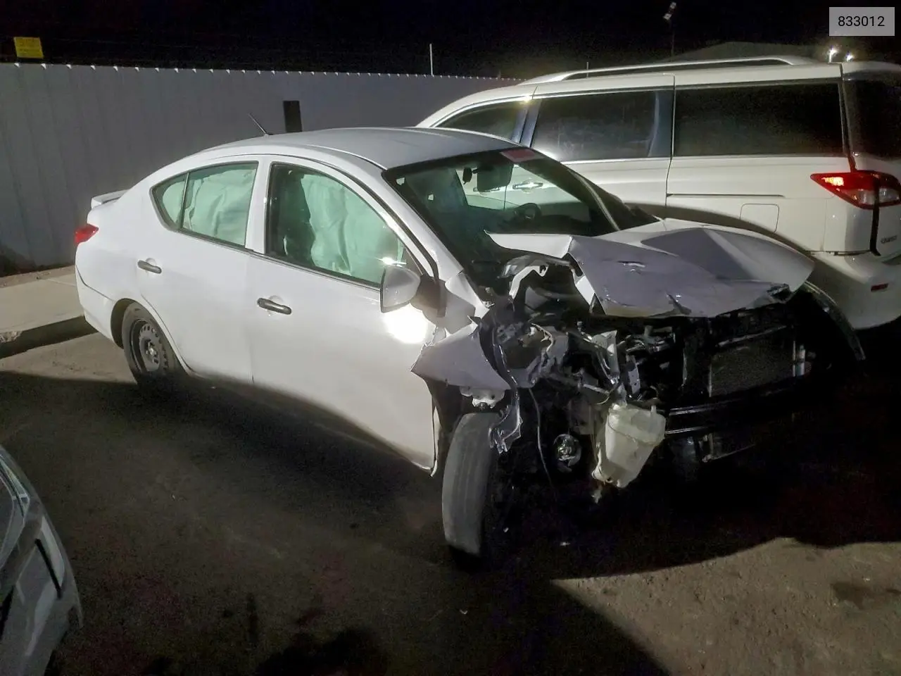 833012 2019 Nissan Versa S