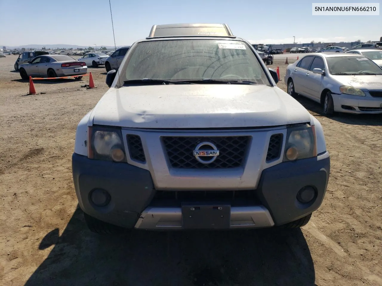 5N1AN0NU6FN666210 2015 Nissan Xterra X