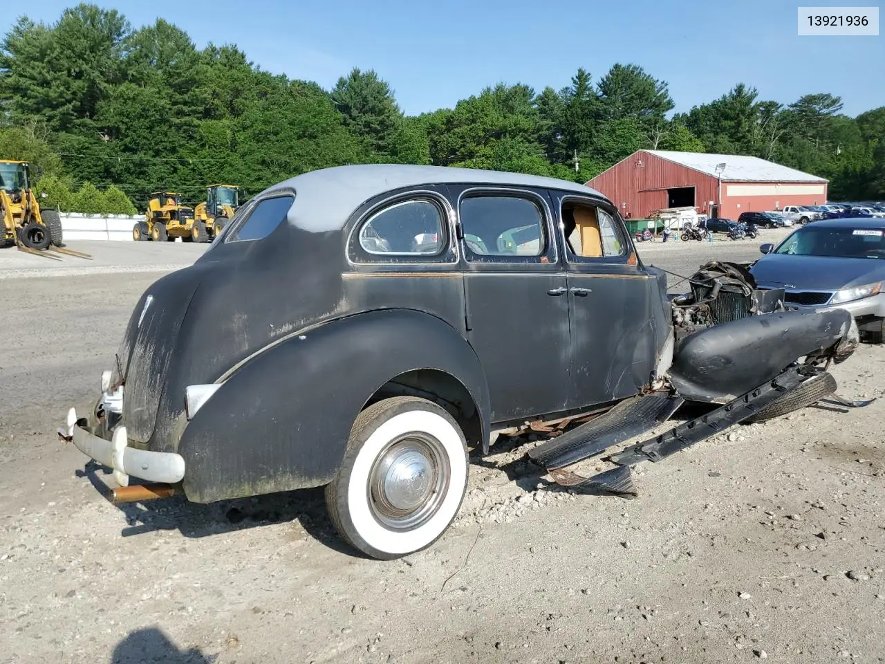 13921936 1940 Packard Sedan