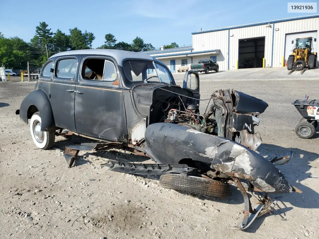 13921936 1940 Packard Sedan
