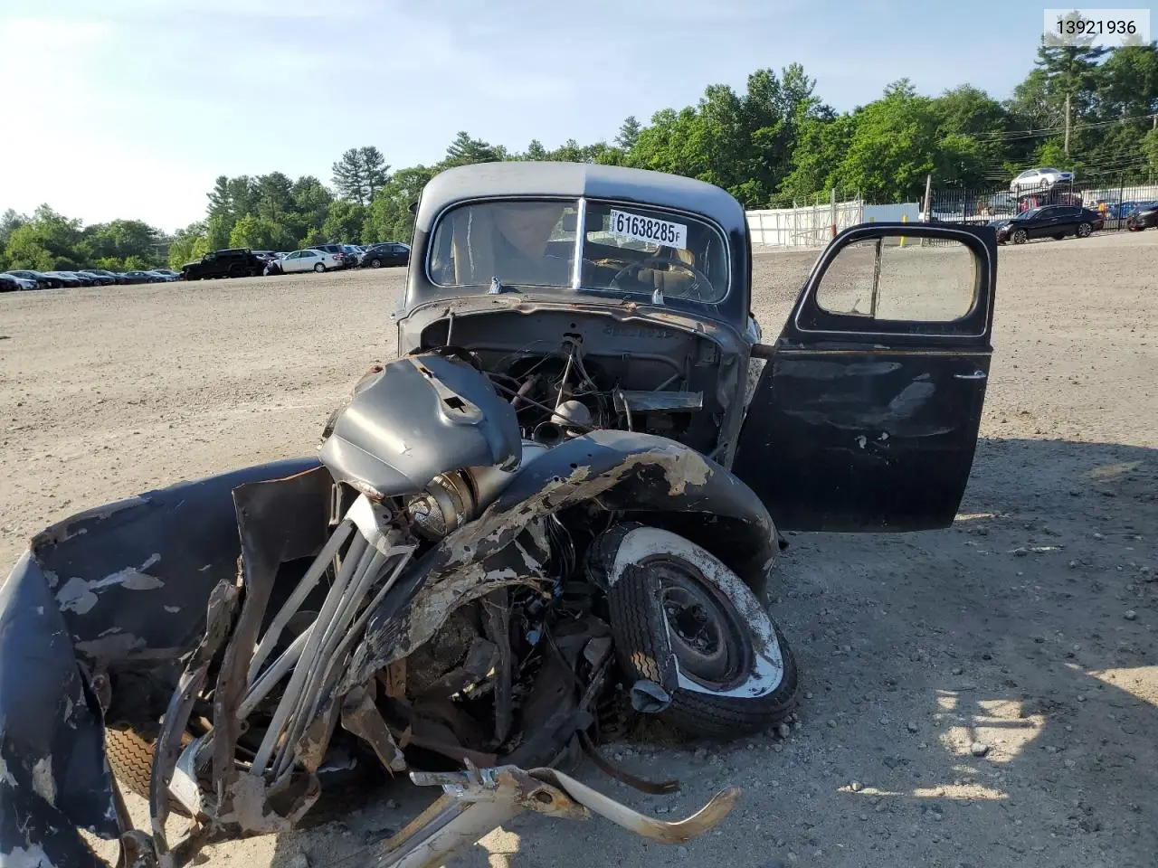 13921936 1940 Packard Sedan
