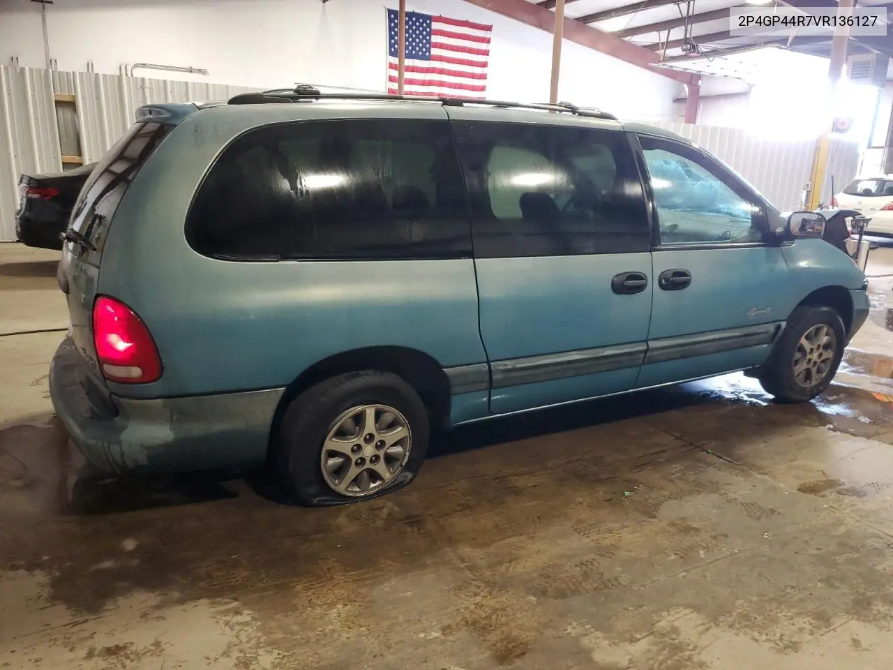 2P4GP44R7VR136127 1997 Plymouth Grand Voyager Se