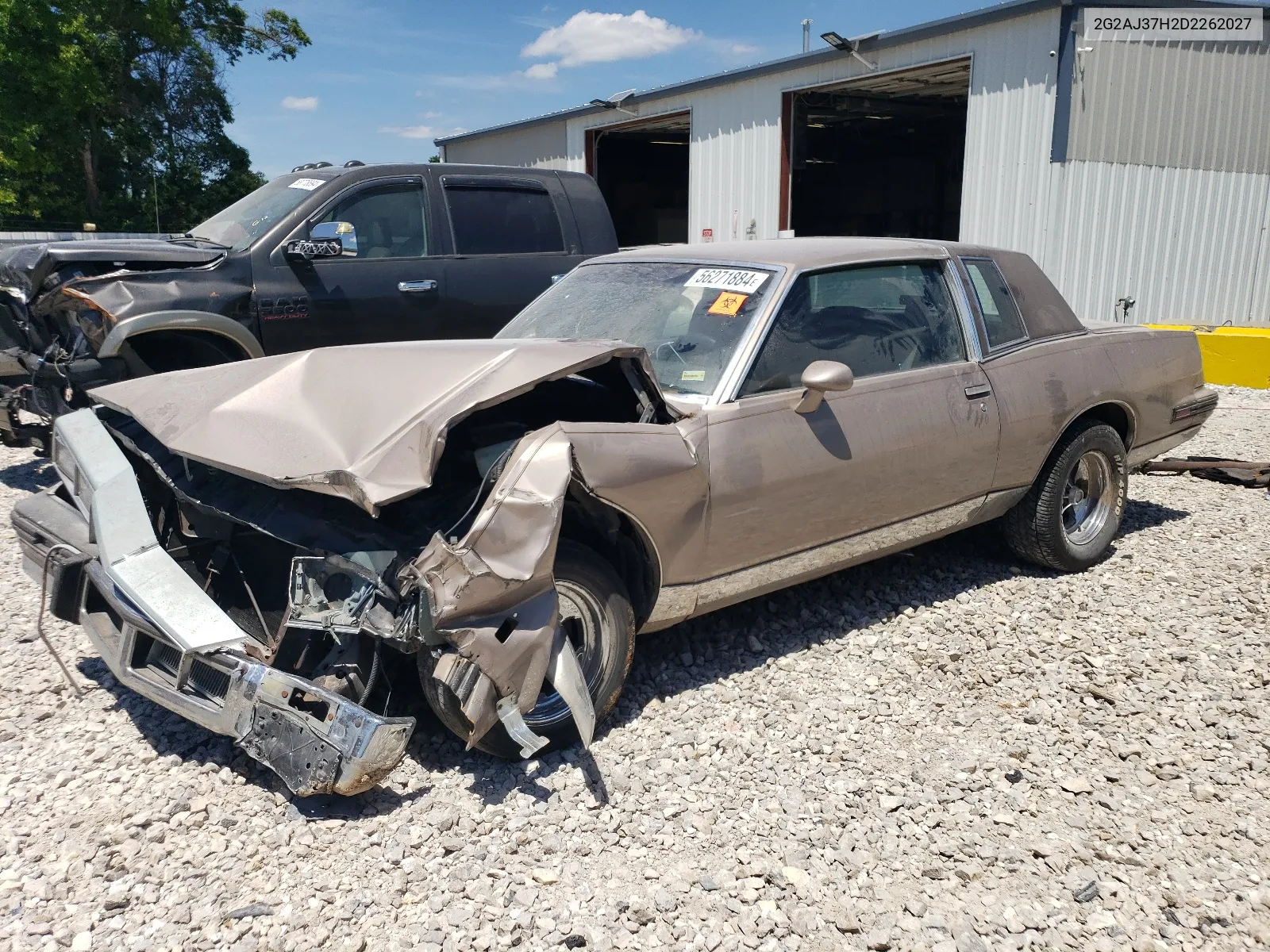 1983 Pontiac Grand Prix VIN: 2G2AJ37H2D2262027 Lot: 56271884