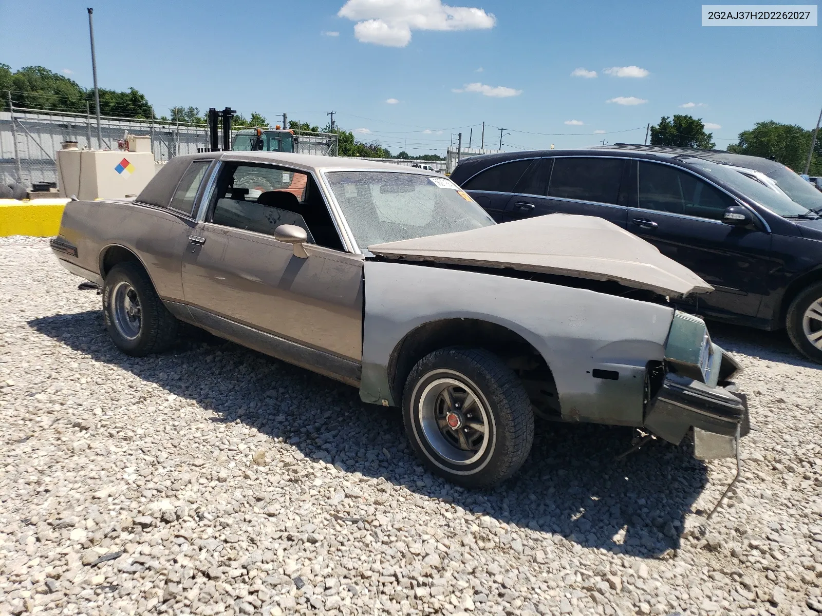 1983 Pontiac Grand Prix VIN: 2G2AJ37H2D2262027 Lot: 56271884