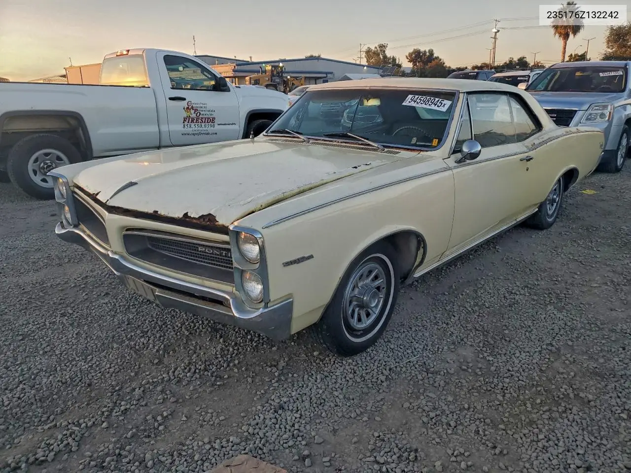 235176Z132242 1966 Pontiac Tempest