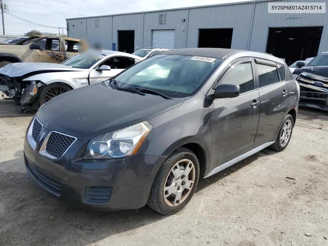 2010 Pontiac Vibe VIN: 5Y2SP6E01AZ415714 Lot: 39200264