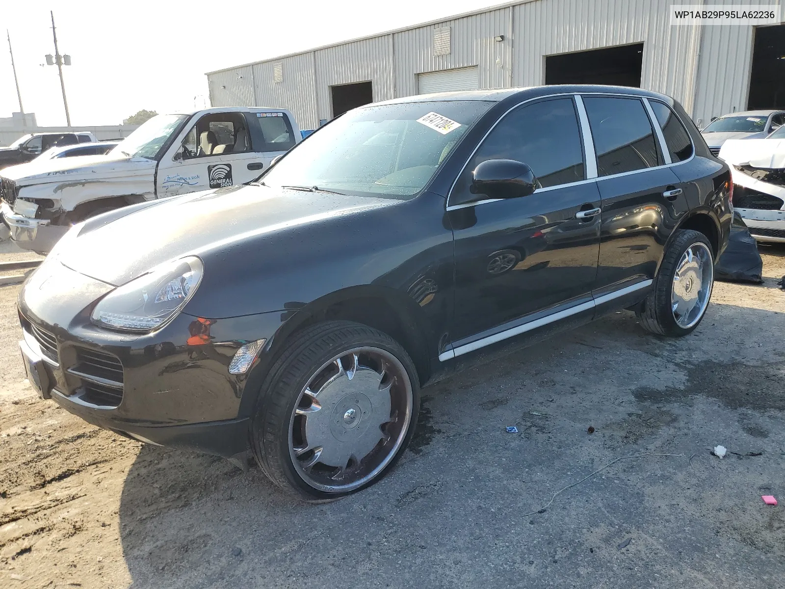 WP1AB29P95LA62236 2005 Porsche Cayenne S