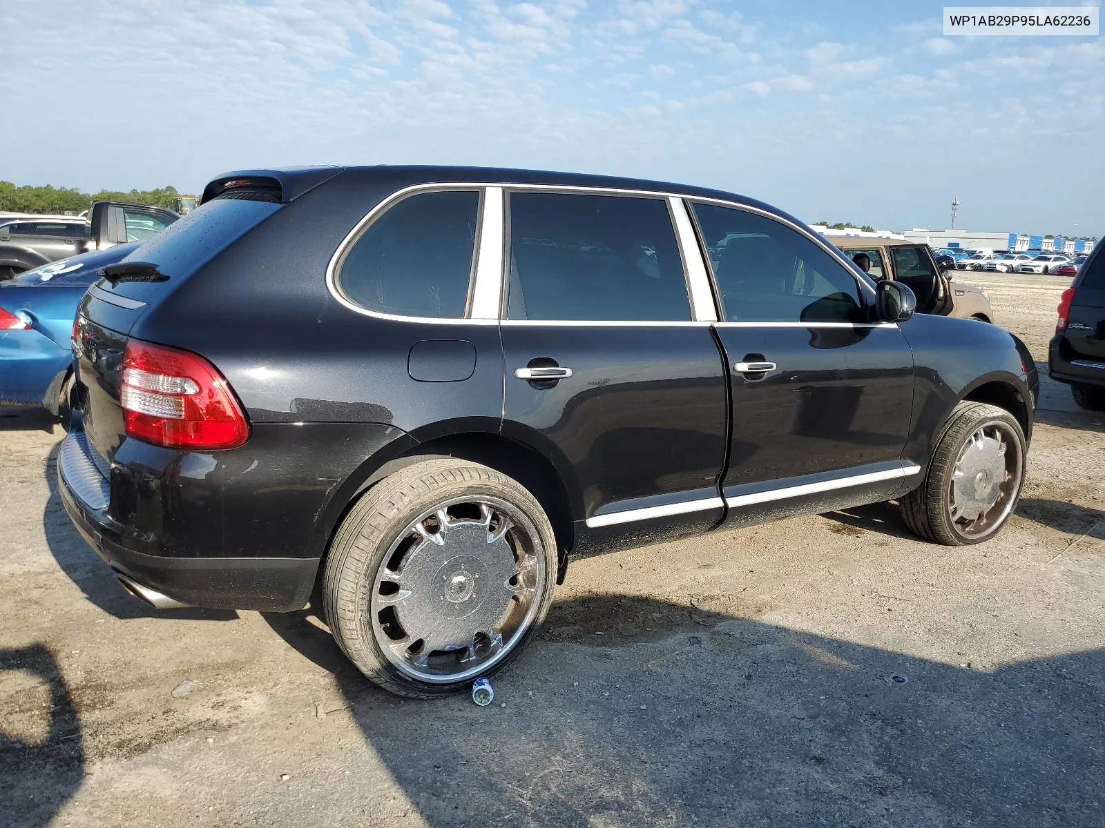 WP1AB29P95LA62236 2005 Porsche Cayenne S