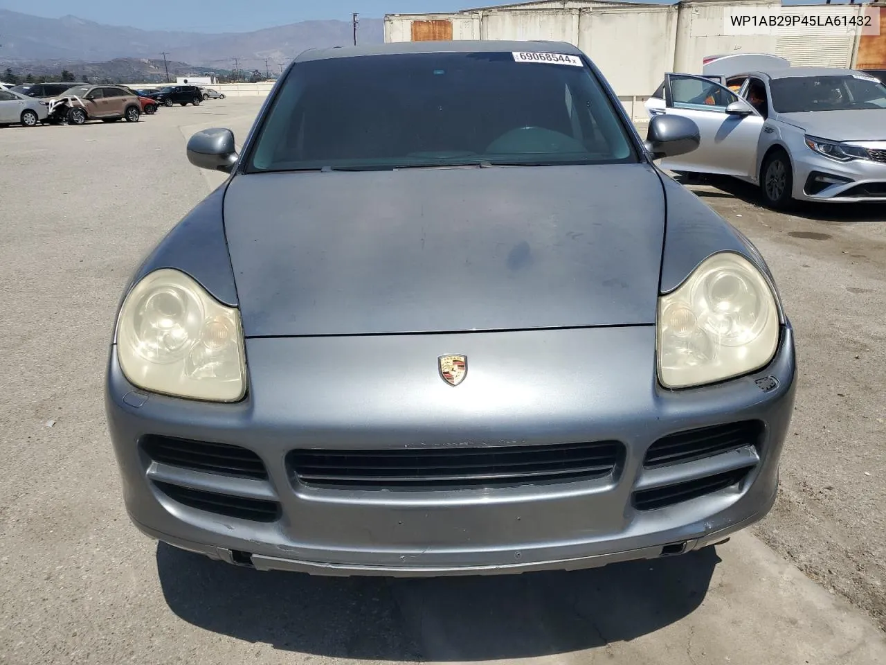 WP1AB29P45LA61432 2005 Porsche Cayenne S