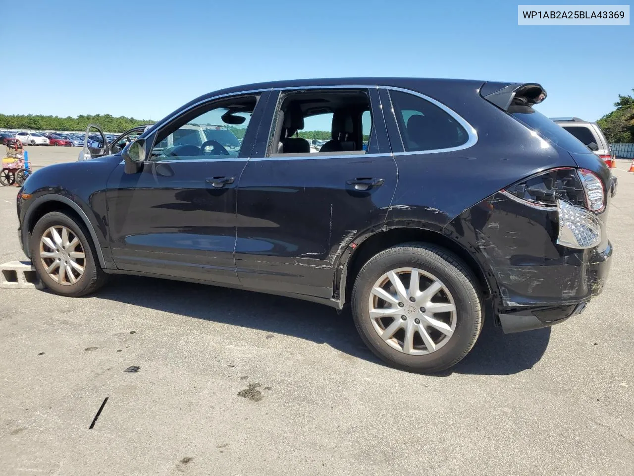 WP1AB2A25BLA43369 2011 Porsche Cayenne S