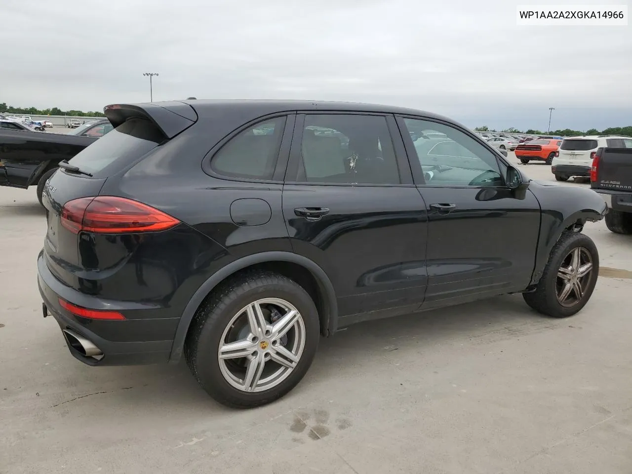 WP1AA2A2XGKA14966 2016 Porsche Cayenne