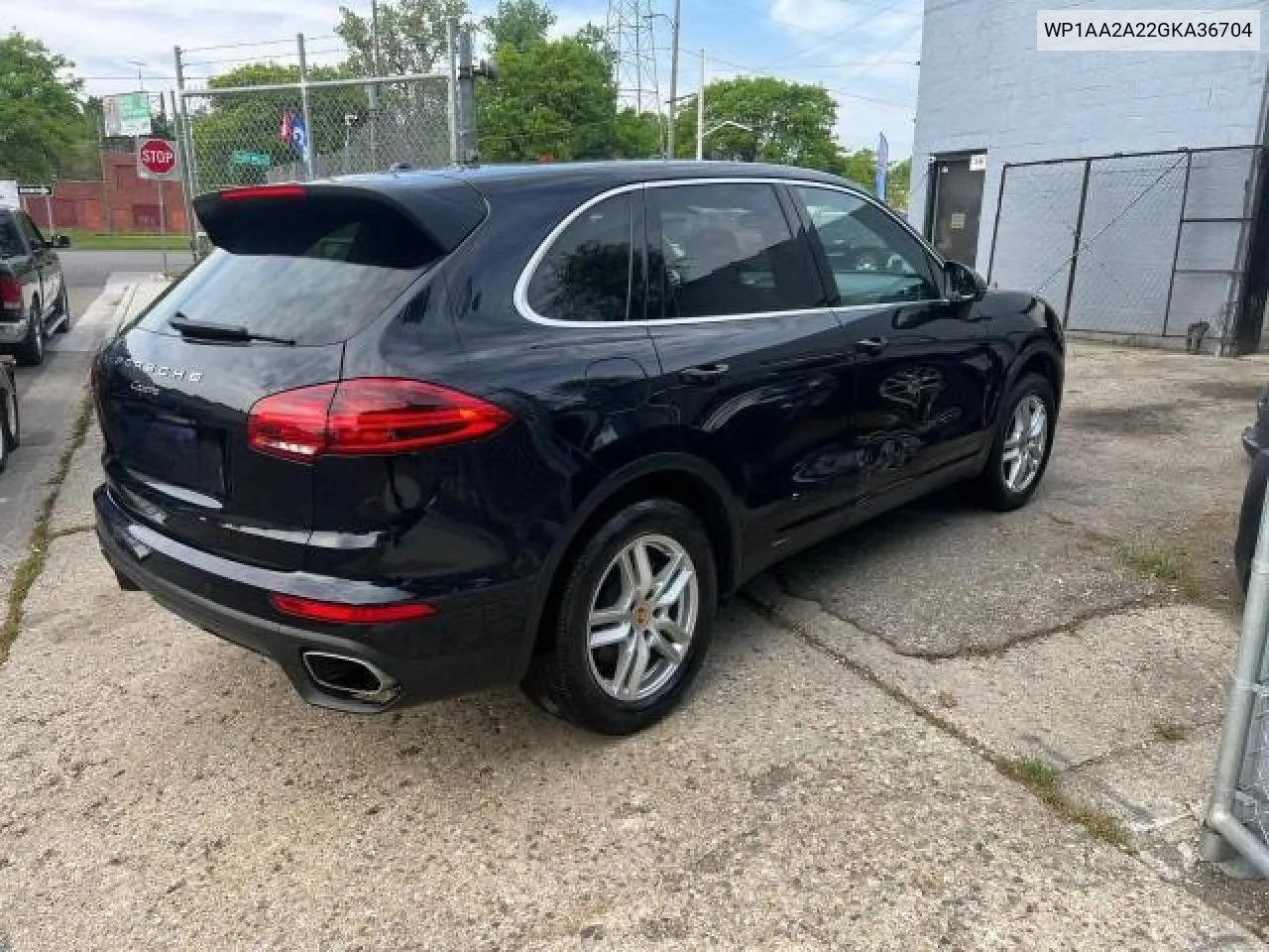 WP1AA2A22GKA36704 2016 Porsche Cayenne