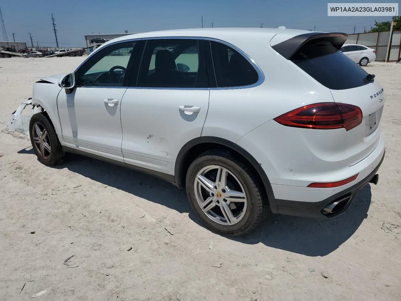 WP1AA2A23GLA03981 2016 Porsche Cayenne