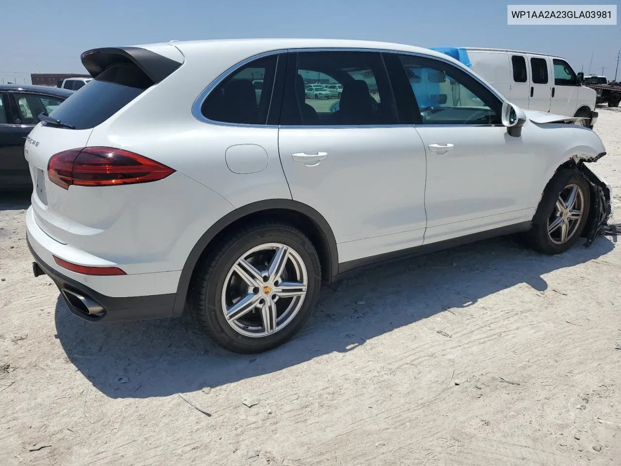 WP1AA2A23GLA03981 2016 Porsche Cayenne