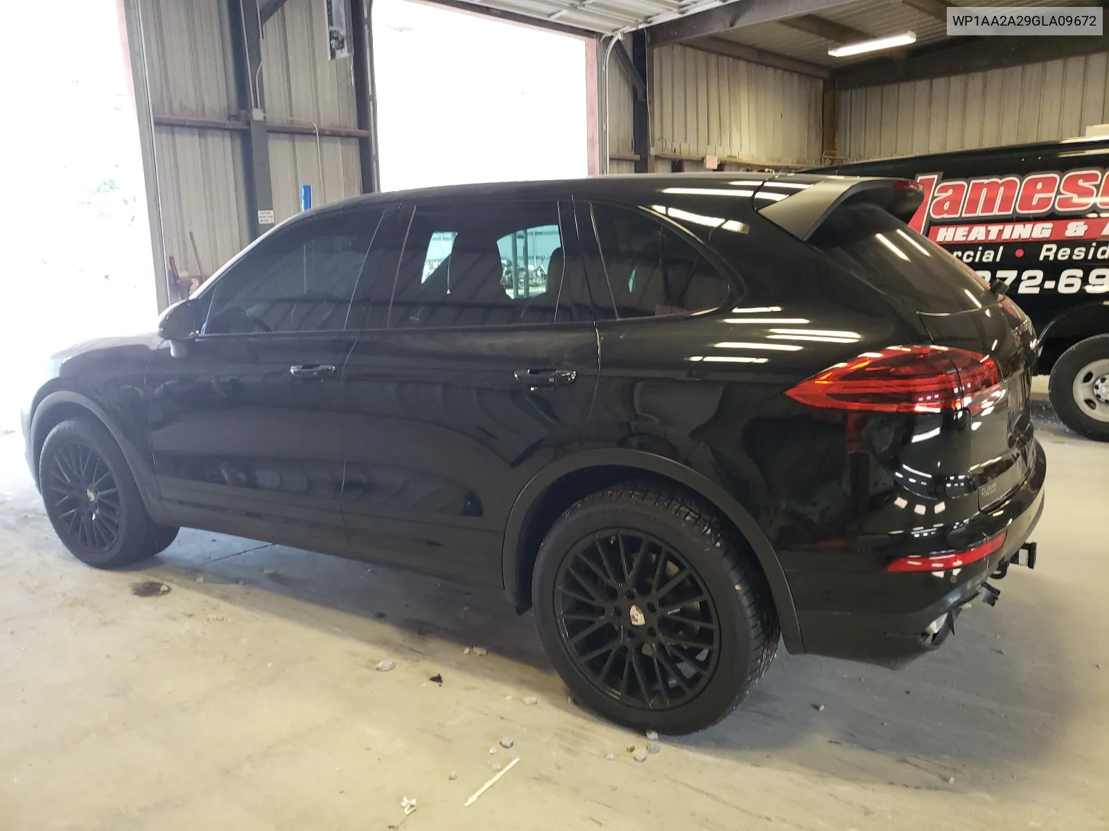 WP1AA2A29GLA09672 2016 Porsche Cayenne