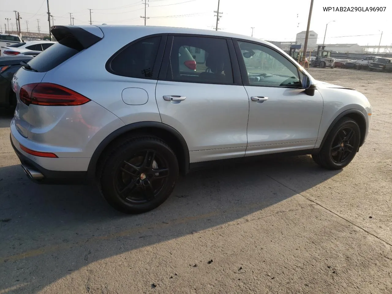 WP1AB2A29GLA96907 2016 Porsche Cayenne S