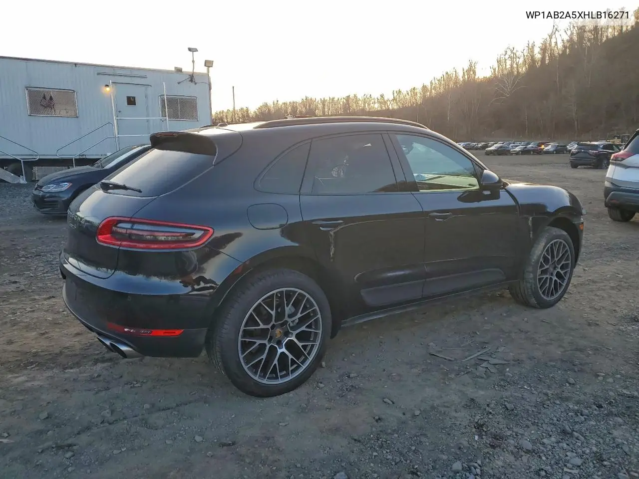 WP1AB2A5XHLB16271 2017 Porsche Macan S