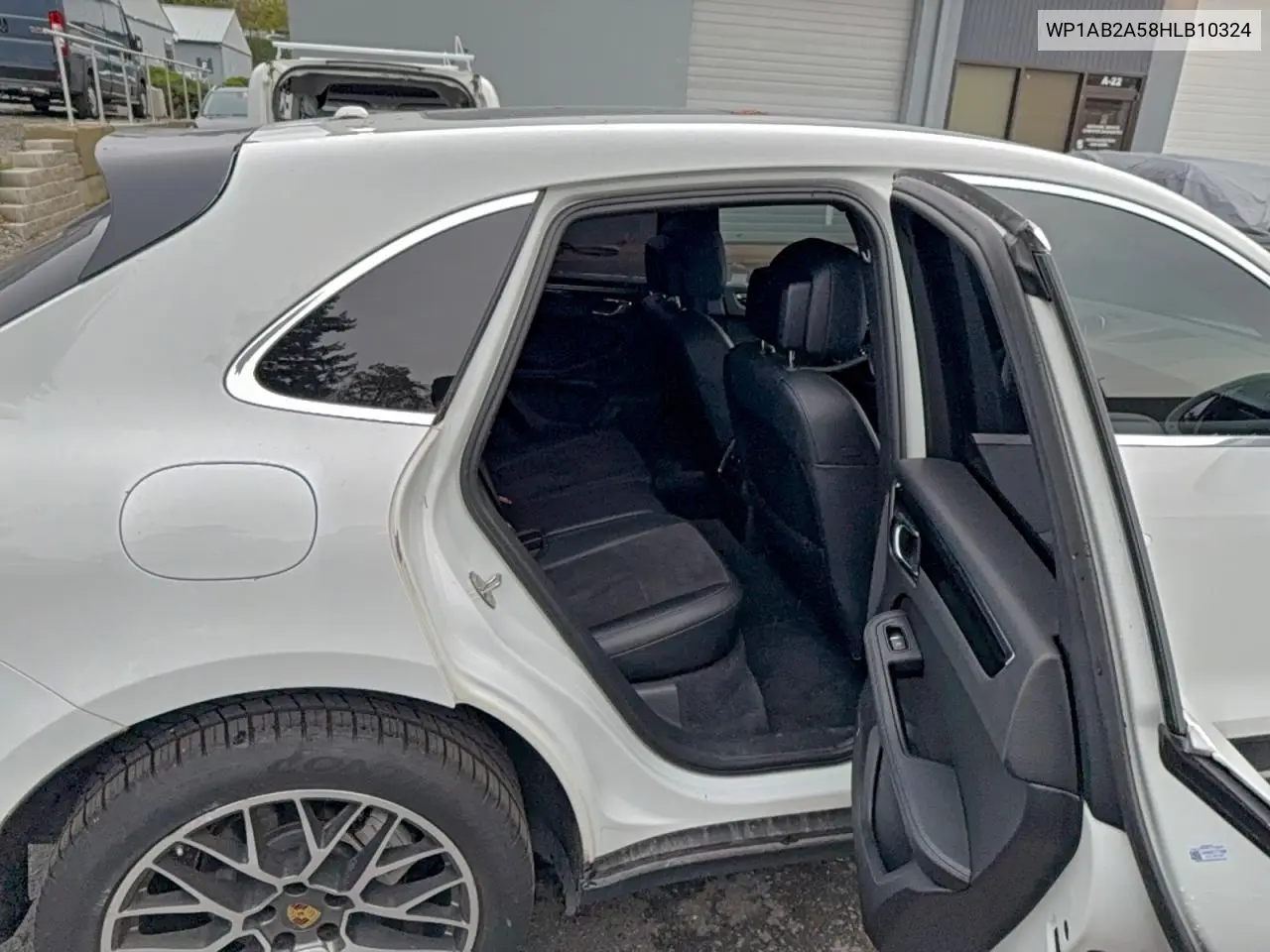 WP1AB2A58HLB10324 2017 Porsche Macan S
