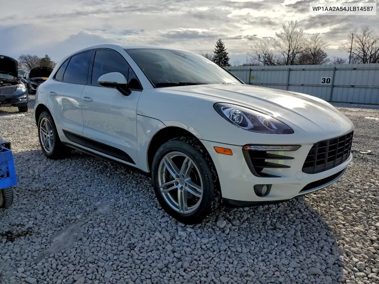 WP1AA2A54JLB14587 2018 Porsche Macan