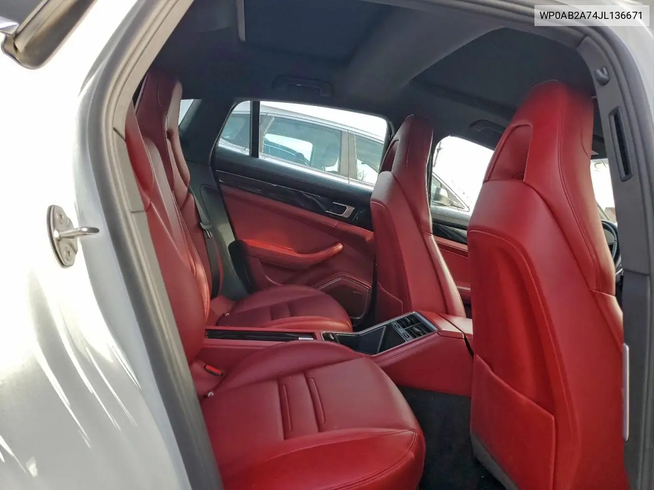 WP0AB2A74JL136671 2018 Porsche Panamera 4S