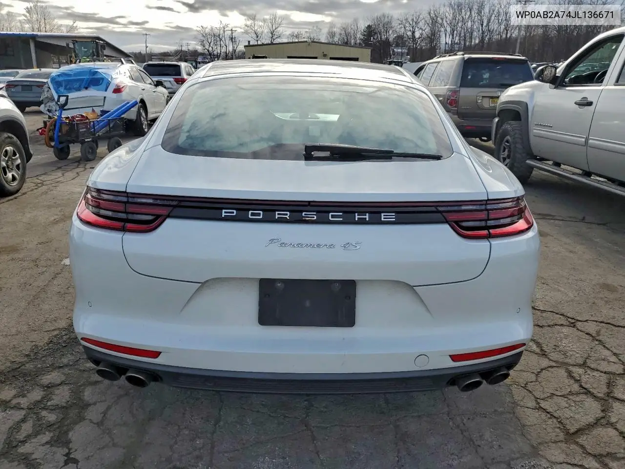 WP0AB2A74JL136671 2018 Porsche Panamera 4S