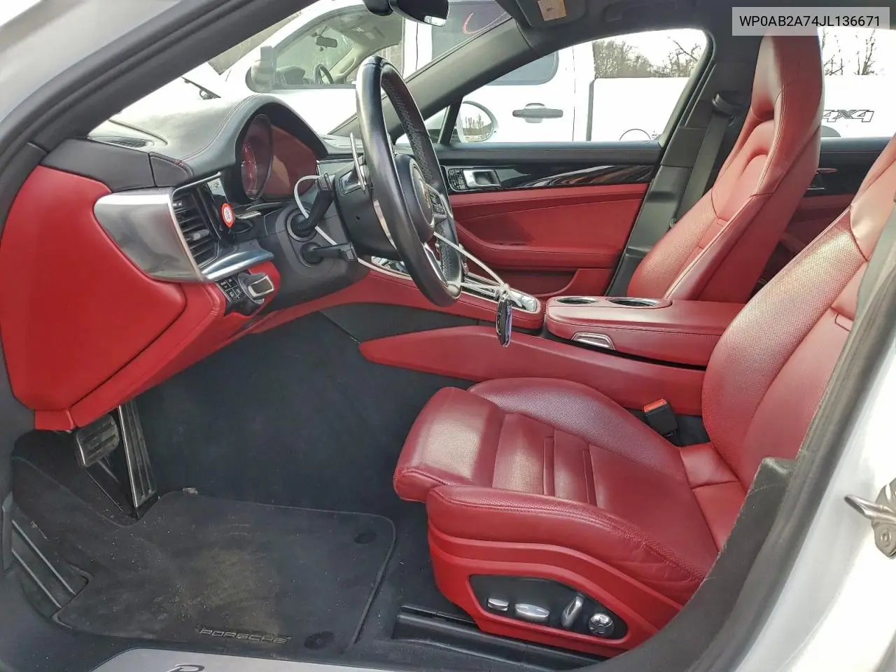 WP0AB2A74JL136671 2018 Porsche Panamera 4S