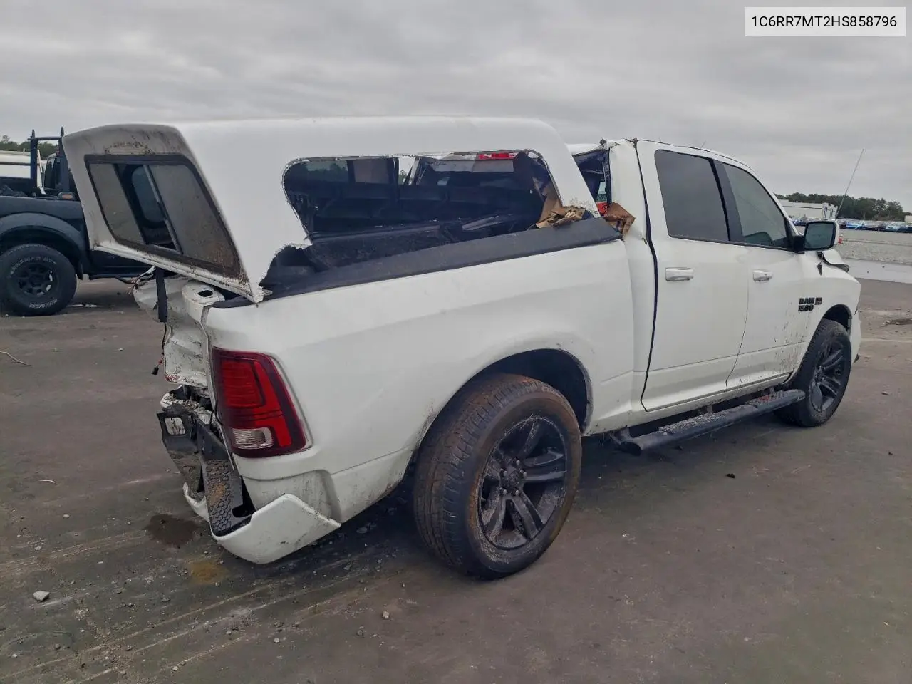 1C6RR7MT2HS858796 2017 Ram 1500 Sport
