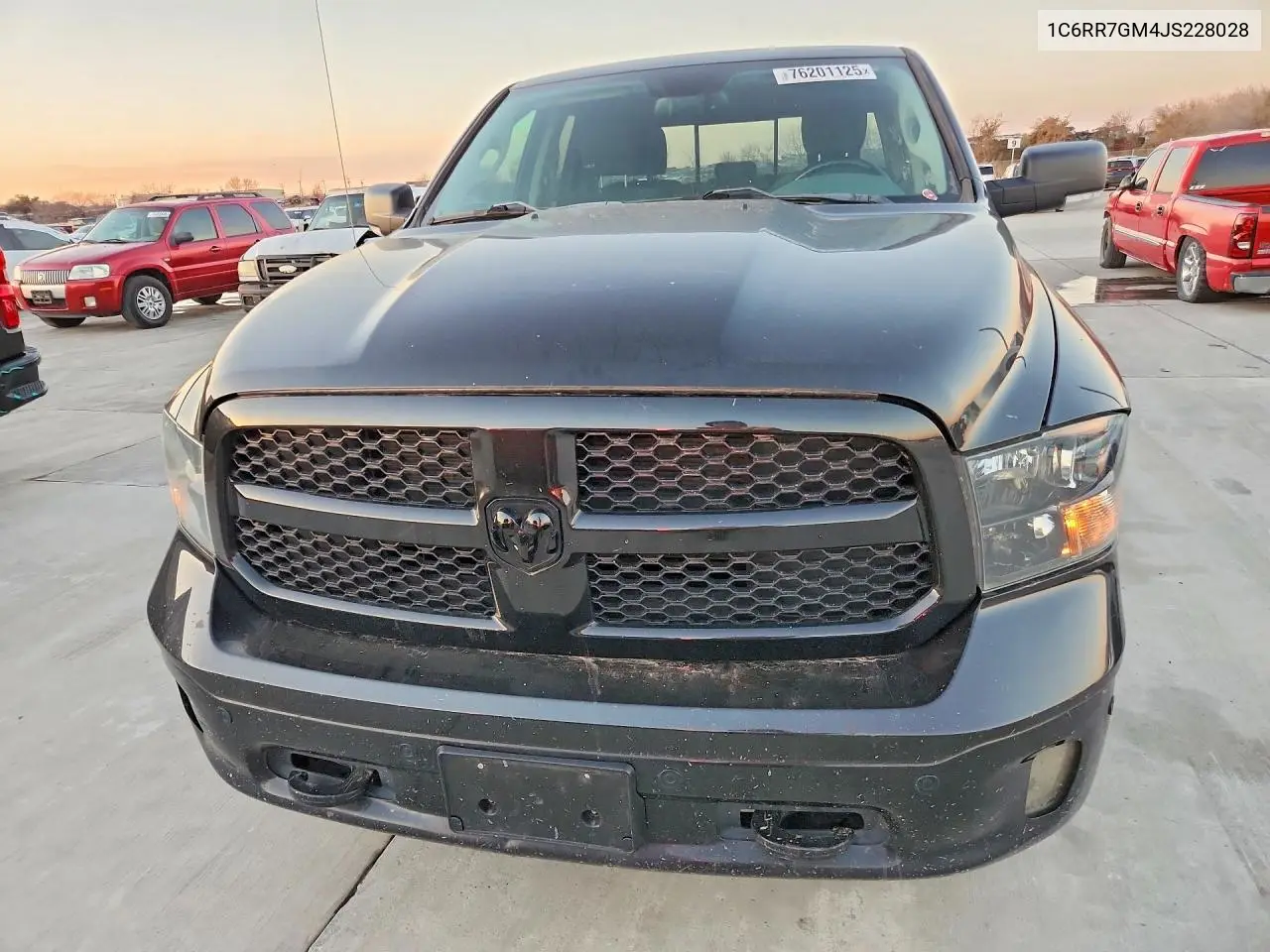 1C6RR7GM4JS228028 2018 Ram 1500 Slt