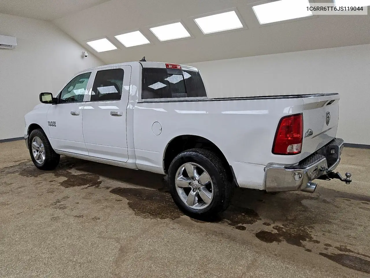 1C6RR6TT6JS119044 2018 Ram 1500 Slt